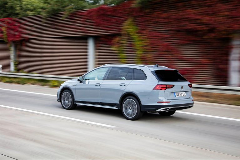 Volkswagen Golf Variant e Alltrack 2021: immagini ufficiali