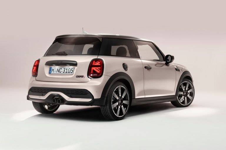 Mini 3 porte, Mini 5 porte e Mini Cabrio 2021: immagini ufficiali
