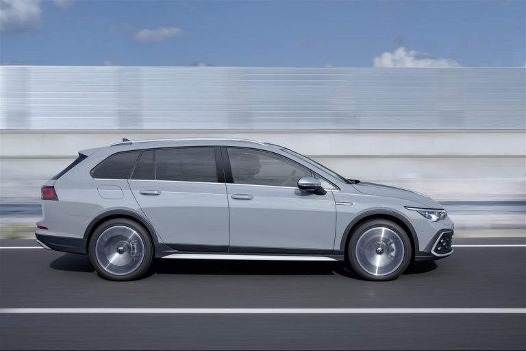 Volkswagen Golf Variant e Alltrack 2021: immagini ufficiali