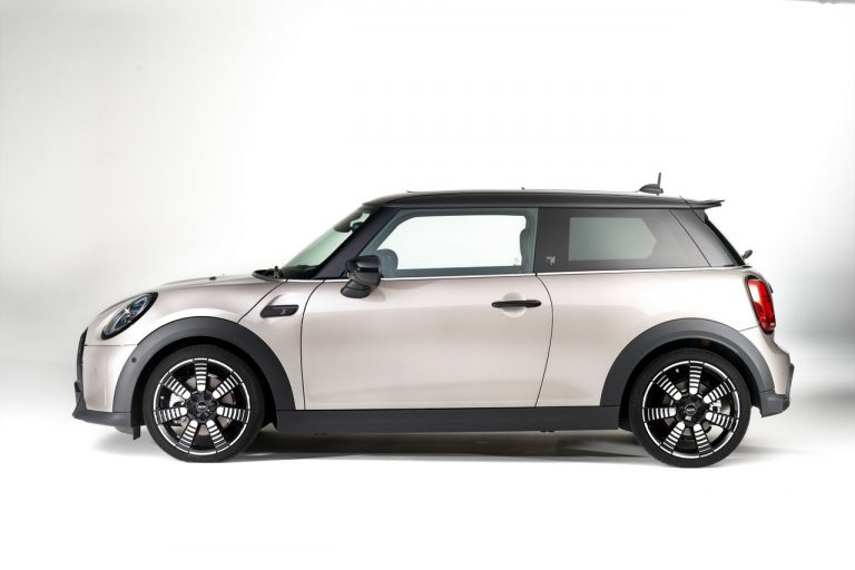 Mini 3 porte, Mini 5 porte e Mini Cabrio 2021: immagini ufficiali