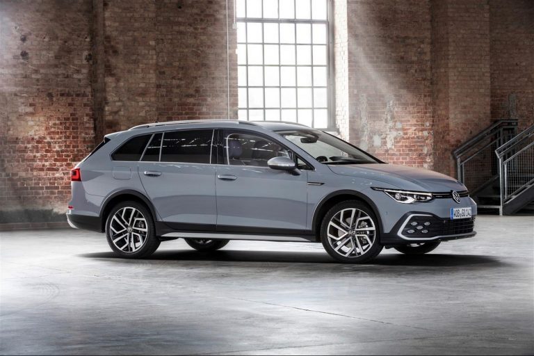 Volkswagen Golf Variant e Alltrack 2021: immagini ufficiali