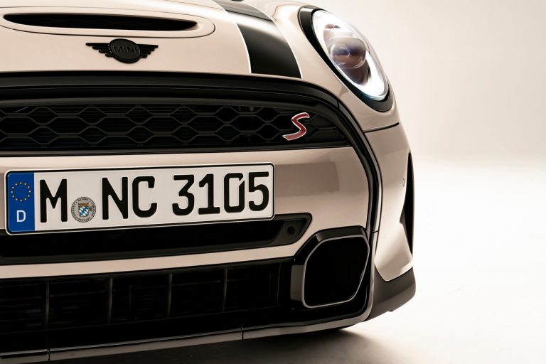 Mini 3 porte, Mini 5 porte e Mini Cabrio 2021: immagini ufficiali