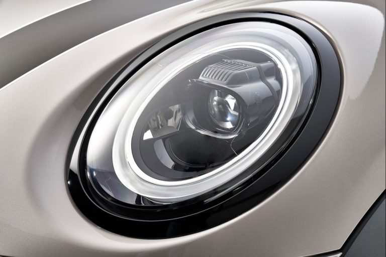 Mini 3 porte, Mini 5 porte e Mini Cabrio 2021: immagini ufficiali