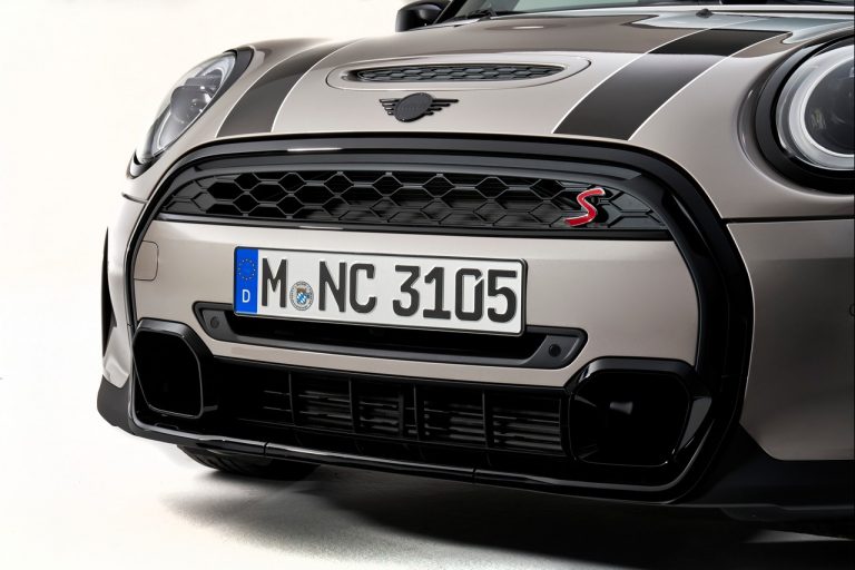 Mini 3 porte, Mini 5 porte e Mini Cabrio 2021: immagini ufficiali