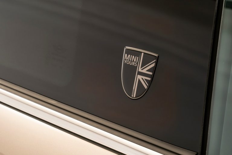 Mini 3 porte, Mini 5 porte e Mini Cabrio 2021: immagini ufficiali
