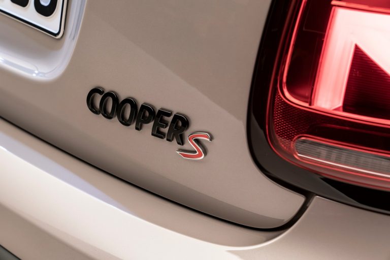Mini 3 porte, Mini 5 porte e Mini Cabrio 2021: immagini ufficiali