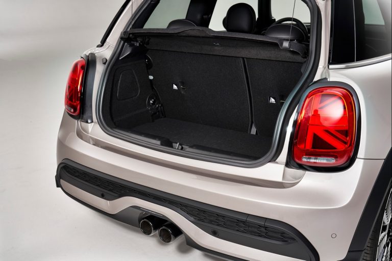 Mini 3 porte, Mini 5 porte e Mini Cabrio 2021: immagini ufficiali