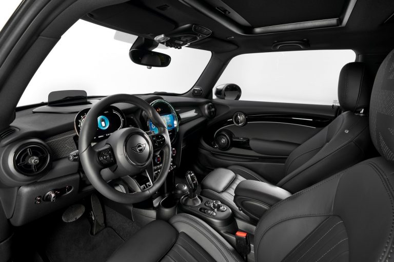 Mini 3 porte, Mini 5 porte e Mini Cabrio 2021: immagini ufficiali