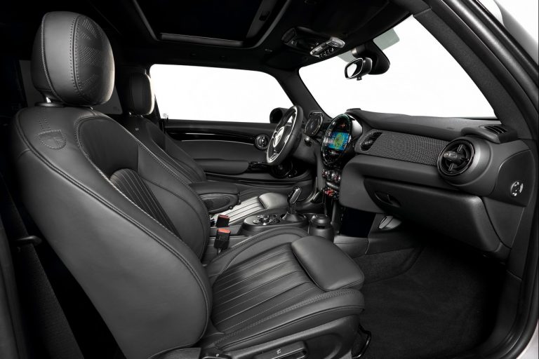 Mini 3 porte, Mini 5 porte e Mini Cabrio 2021: immagini ufficiali