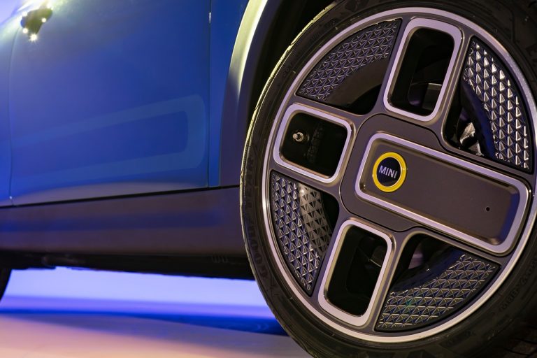 Mini 3 porte, Mini 5 porte e Mini Cabrio 2021: immagini ufficiali