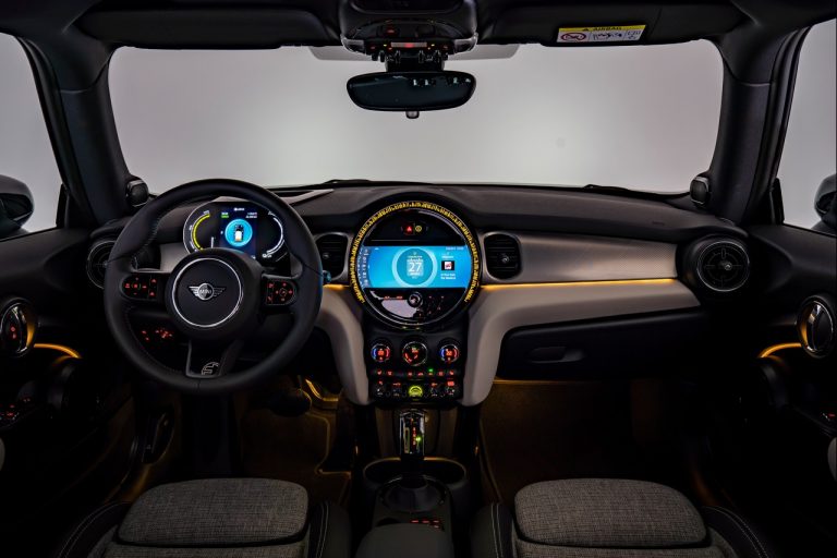 Mini 3 porte, Mini 5 porte e Mini Cabrio 2021: immagini ufficiali
