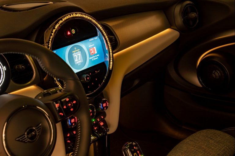Mini 3 porte, Mini 5 porte e Mini Cabrio 2021: immagini ufficiali