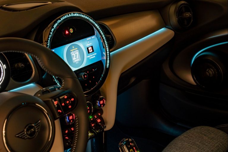 Mini 3 porte, Mini 5 porte e Mini Cabrio 2021: immagini ufficiali