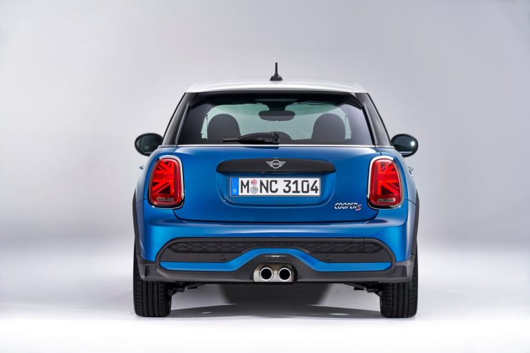 Mini 3 porte, Mini 5 porte e Mini Cabrio 2021: immagini ufficiali