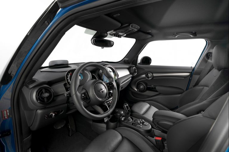 Mini 3 porte, Mini 5 porte e Mini Cabrio 2021: immagini ufficiali