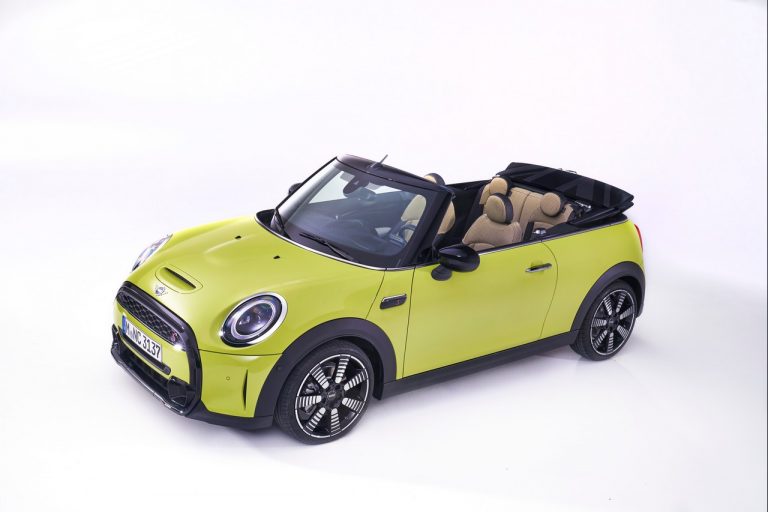 Mini 3 porte, Mini 5 porte e Mini Cabrio 2021: immagini ufficiali
