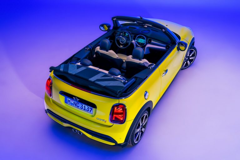 Mini 3 porte, Mini 5 porte e Mini Cabrio 2021: immagini ufficiali
