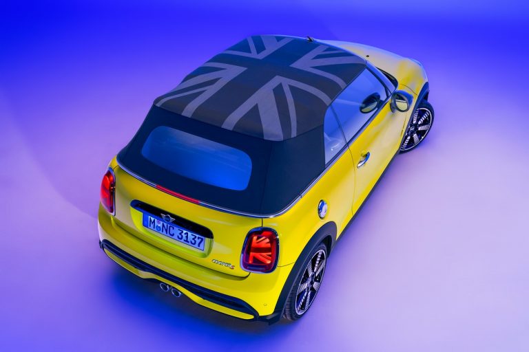 Mini 3 porte, Mini 5 porte e Mini Cabrio 2021: immagini ufficiali
