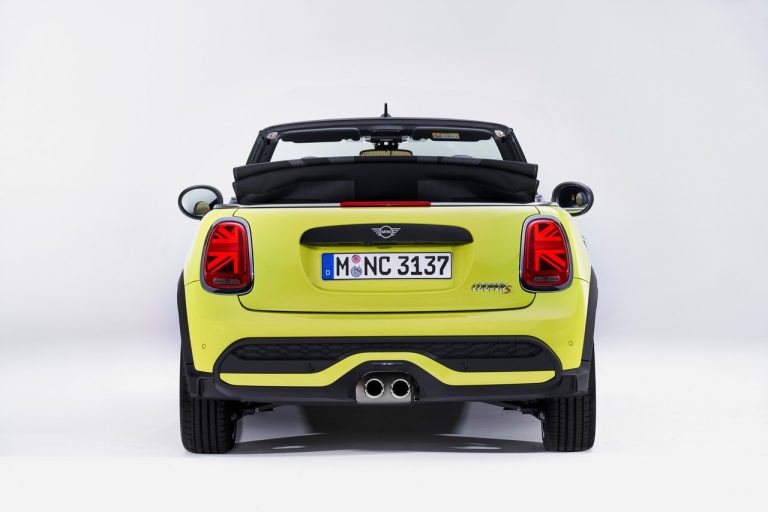 Mini 3 porte, Mini 5 porte e Mini Cabrio 2021: immagini ufficiali
