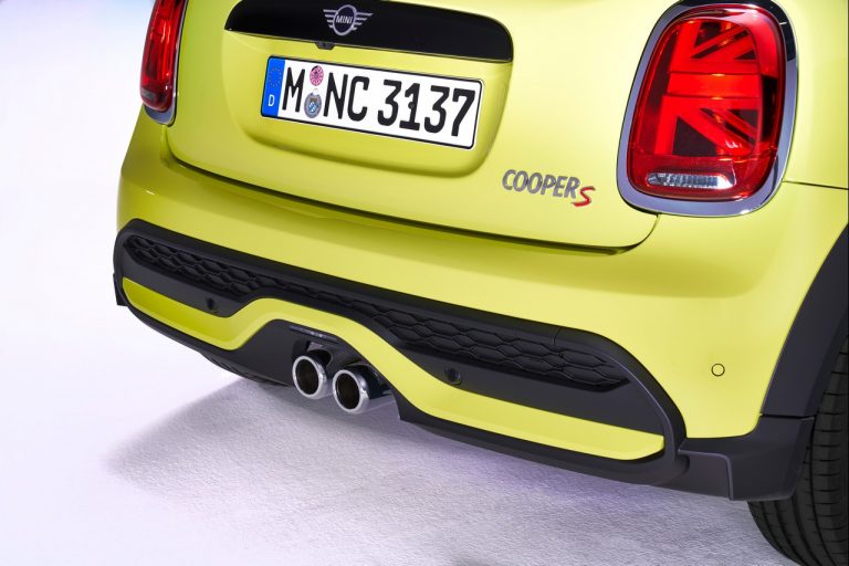 Mini 3 porte, Mini 5 porte e Mini Cabrio 2021: immagini ufficiali