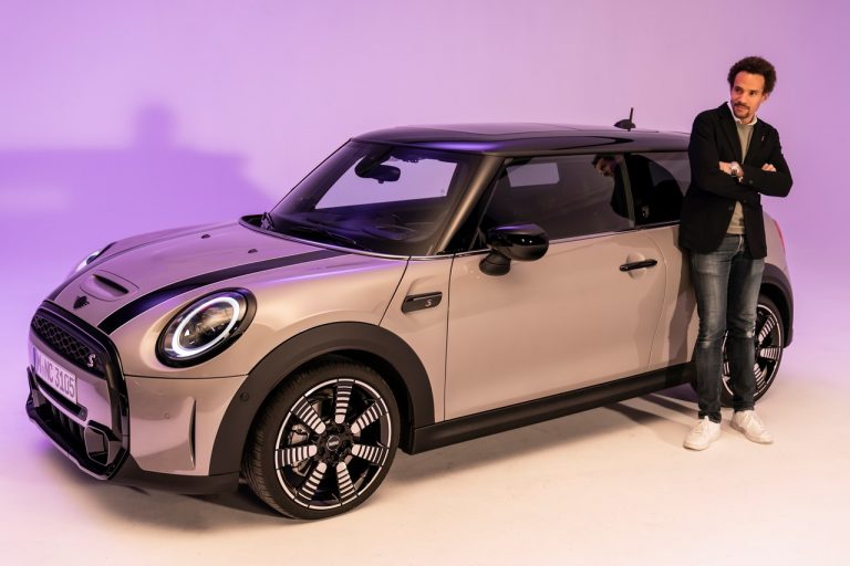 Mini 3 porte, Mini 5 porte e Mini Cabrio 2021: immagini ufficiali
