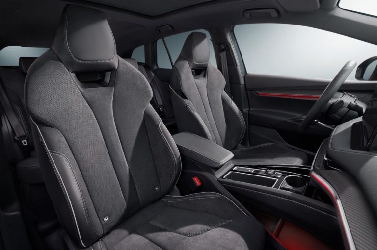 Skoda Enyaq Sportline iV 2021: immagini ufficiali