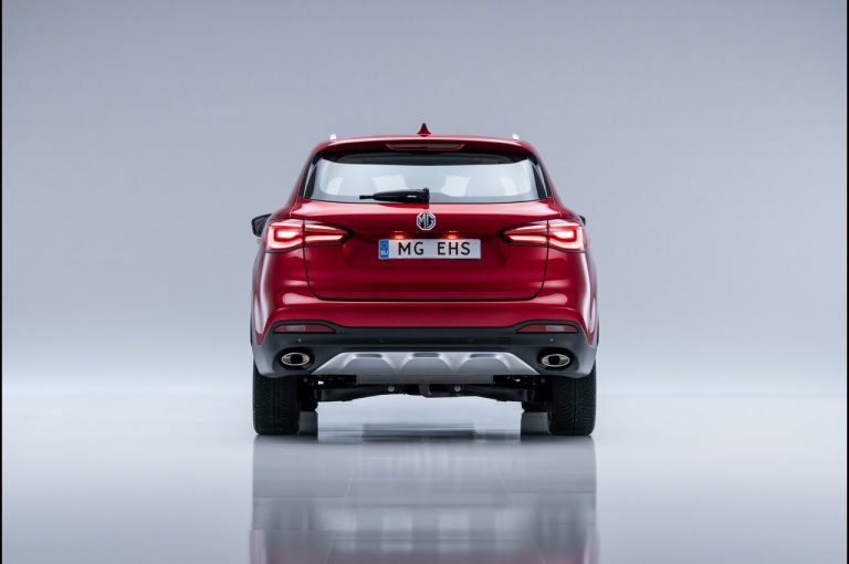 MG EHS Plug-in Hybrid 2021: immagini ufficiali