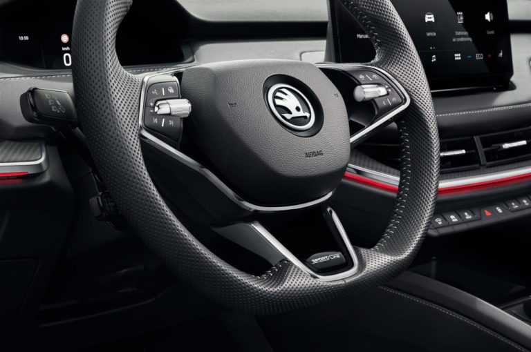 Skoda Enyaq Sportline iV 2021: immagini ufficiali