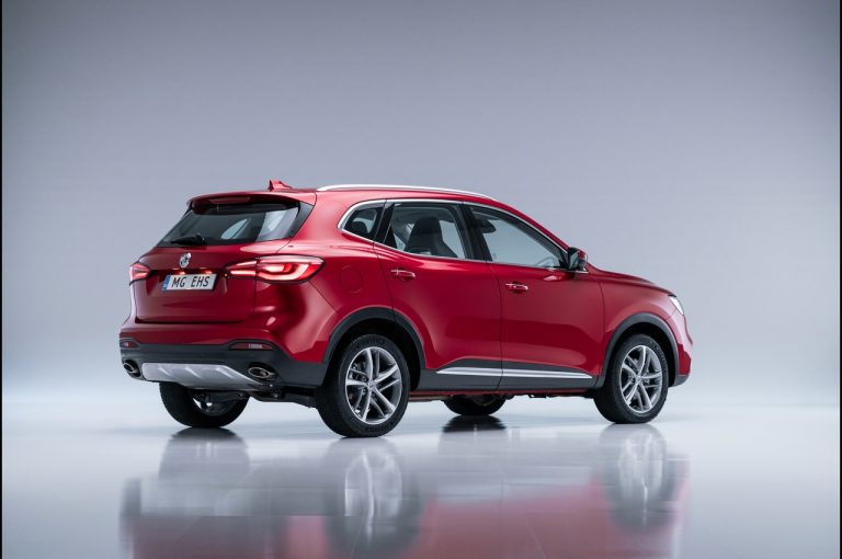 MG EHS Plug-in Hybrid 2021: immagini ufficiali