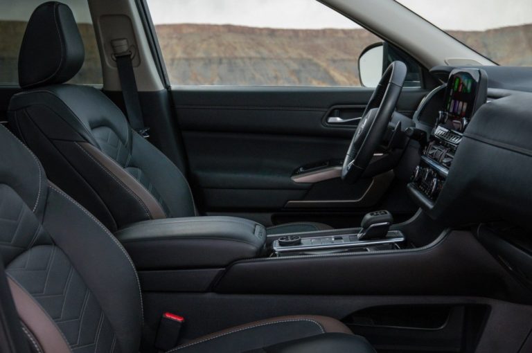 Nissan Pathfinder 2021: immagini ufficiali