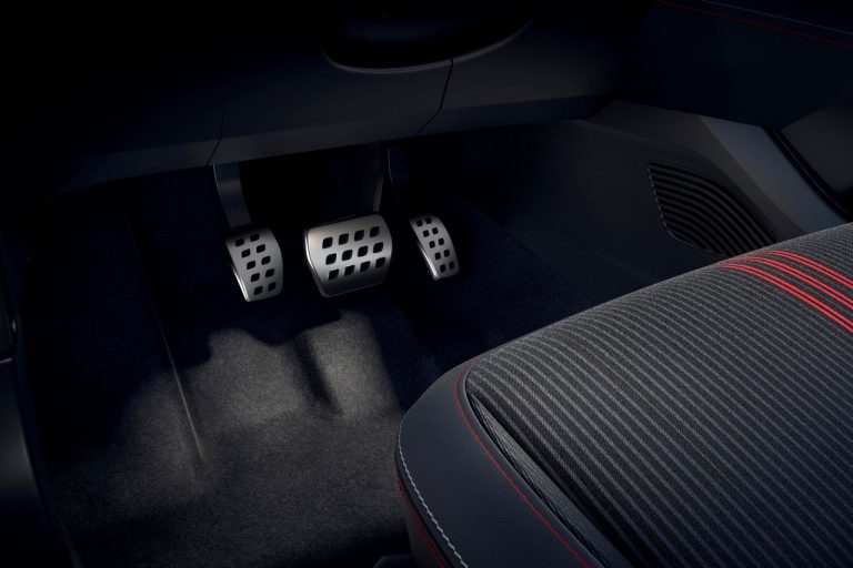 Renault Captur RS Line 2021: immagini ufficiali