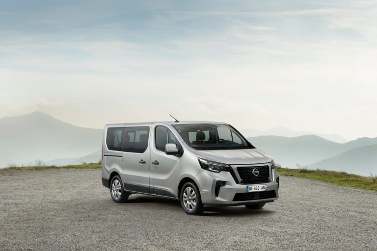 Nissan NV300 BUS 2021: immagini ufficiali