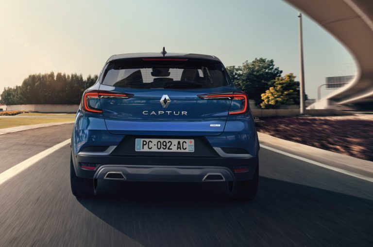 Renault Captur RS Line 2021: immagini ufficiali