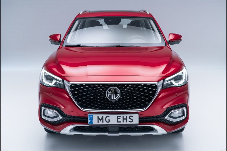MG EHS Plug-in Hybrid 2021: immagini ufficiali