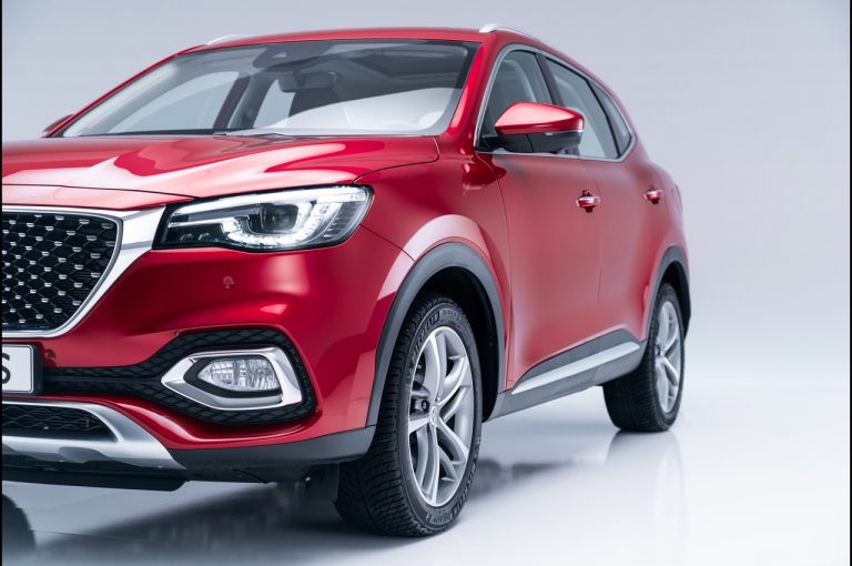 MG EHS Plug-in Hybrid 2021: immagini ufficiali