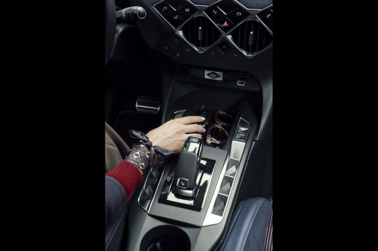 DS 3 Crossback Inès de la Fressange Paris 2021: immagini ufficiali