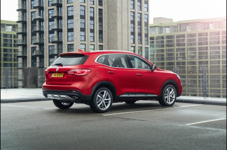 MG EHS Plug-in Hybrid 2021: immagini ufficiali