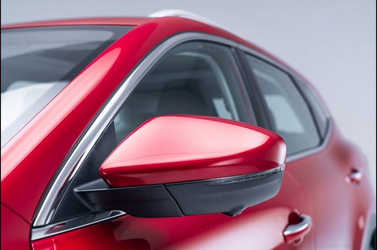 MG EHS Plug-in Hybrid 2021: immagini ufficiali