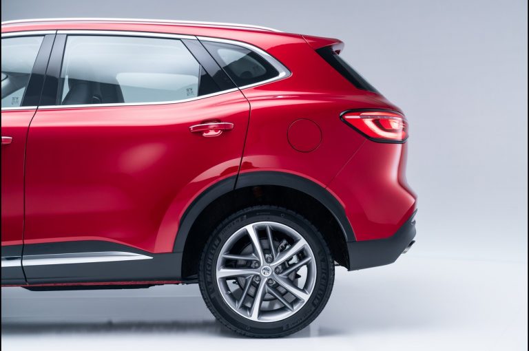 MG EHS Plug-in Hybrid 2021: immagini ufficiali