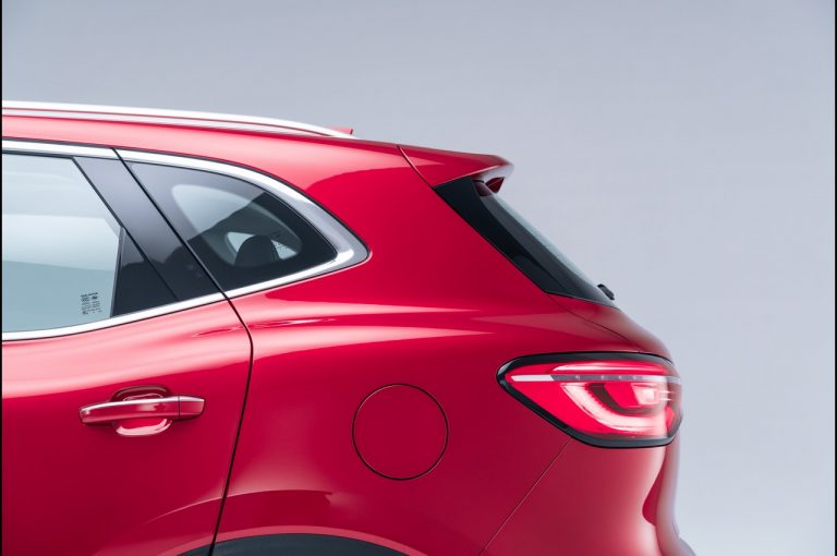 MG EHS Plug-in Hybrid 2021: immagini ufficiali