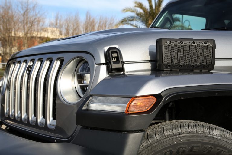 Jeep Gladiator Overland 2021: immagini ufficiali