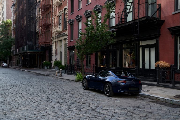 Mazda MX-5 2021: immagini ufficiali