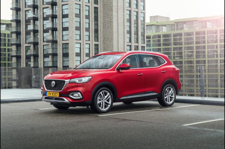 MG EHS Plug-in Hybrid 2021: immagini ufficiali