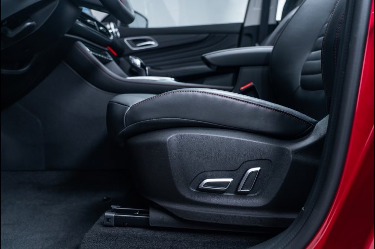MG EHS Plug-in Hybrid 2021: immagini ufficiali