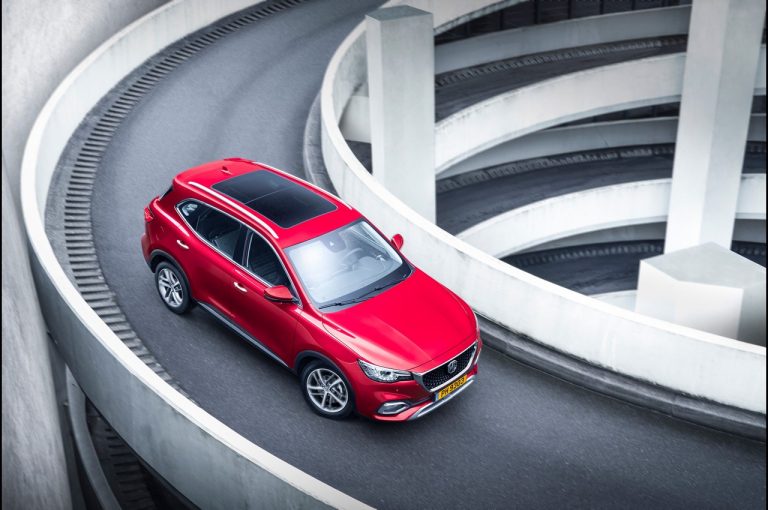 MG EHS Plug-in Hybrid 2021: immagini ufficiali