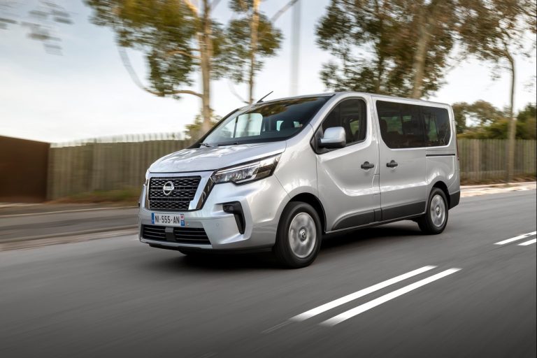 Nissan NV300 BUS 2021: immagini ufficiali