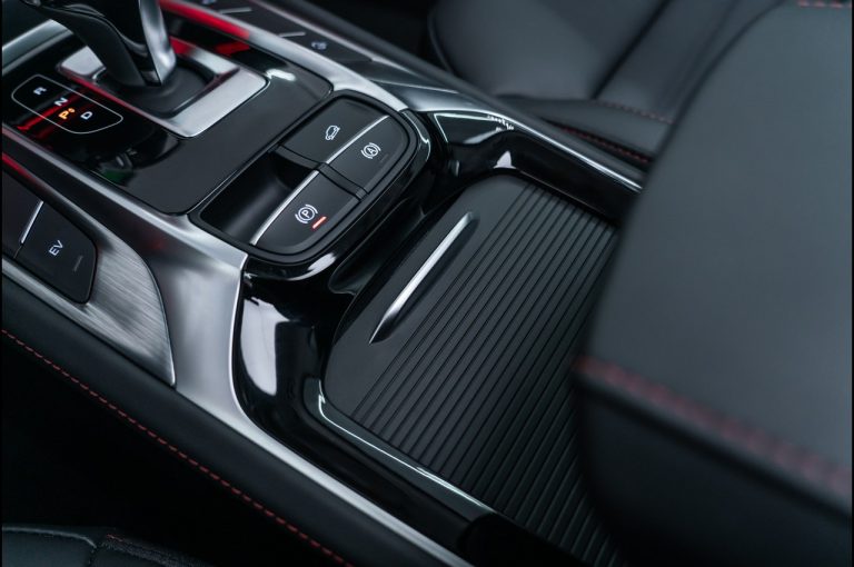 MG EHS Plug-in Hybrid 2021: immagini ufficiali