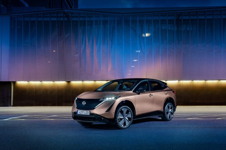 Nissan Ariya, la nuova gamma di tinte carrozzeria: immagini ufficiali