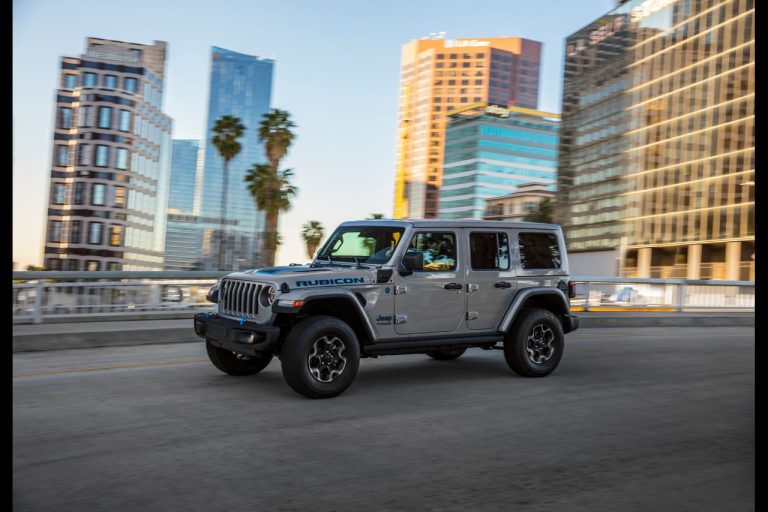 Jeep Wrangler 4xe First Edition e Rubicon 2021: immagini ufficiali
