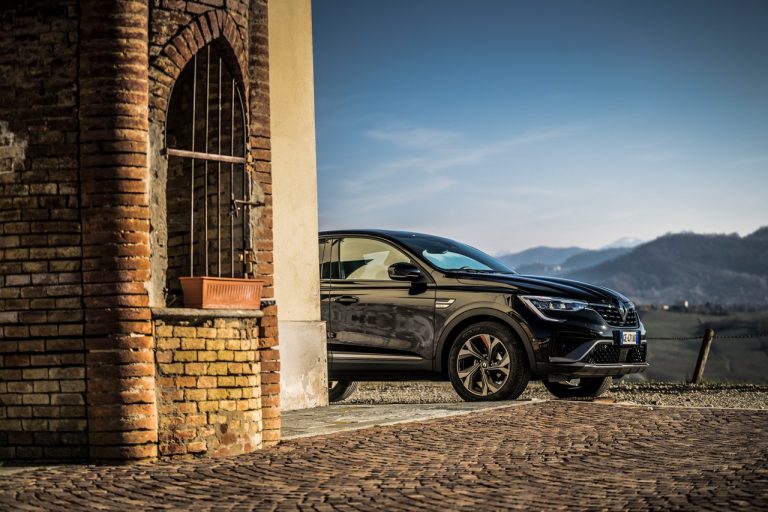 Renault Arkana 2021: immagini ufficiali